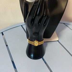 Vintage Citizen Quartz Gold Tone Ladies Watch 2250-506751 Japan Bracelet